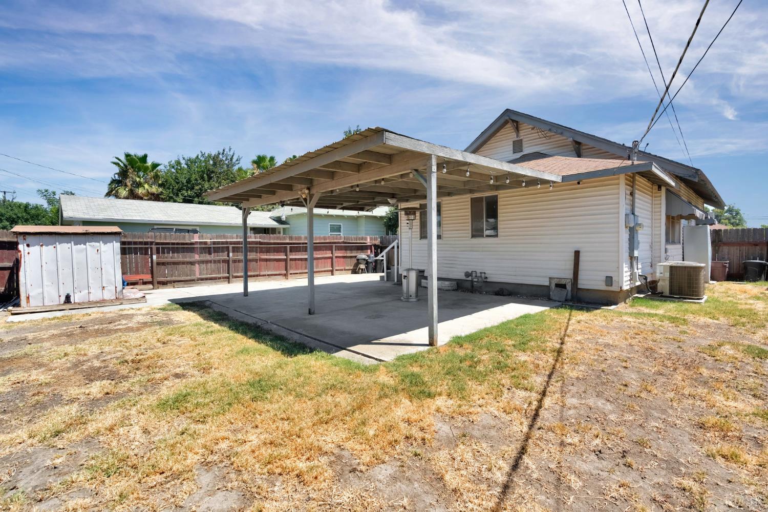 440 W Ivy St, Hanford, CA 93230
