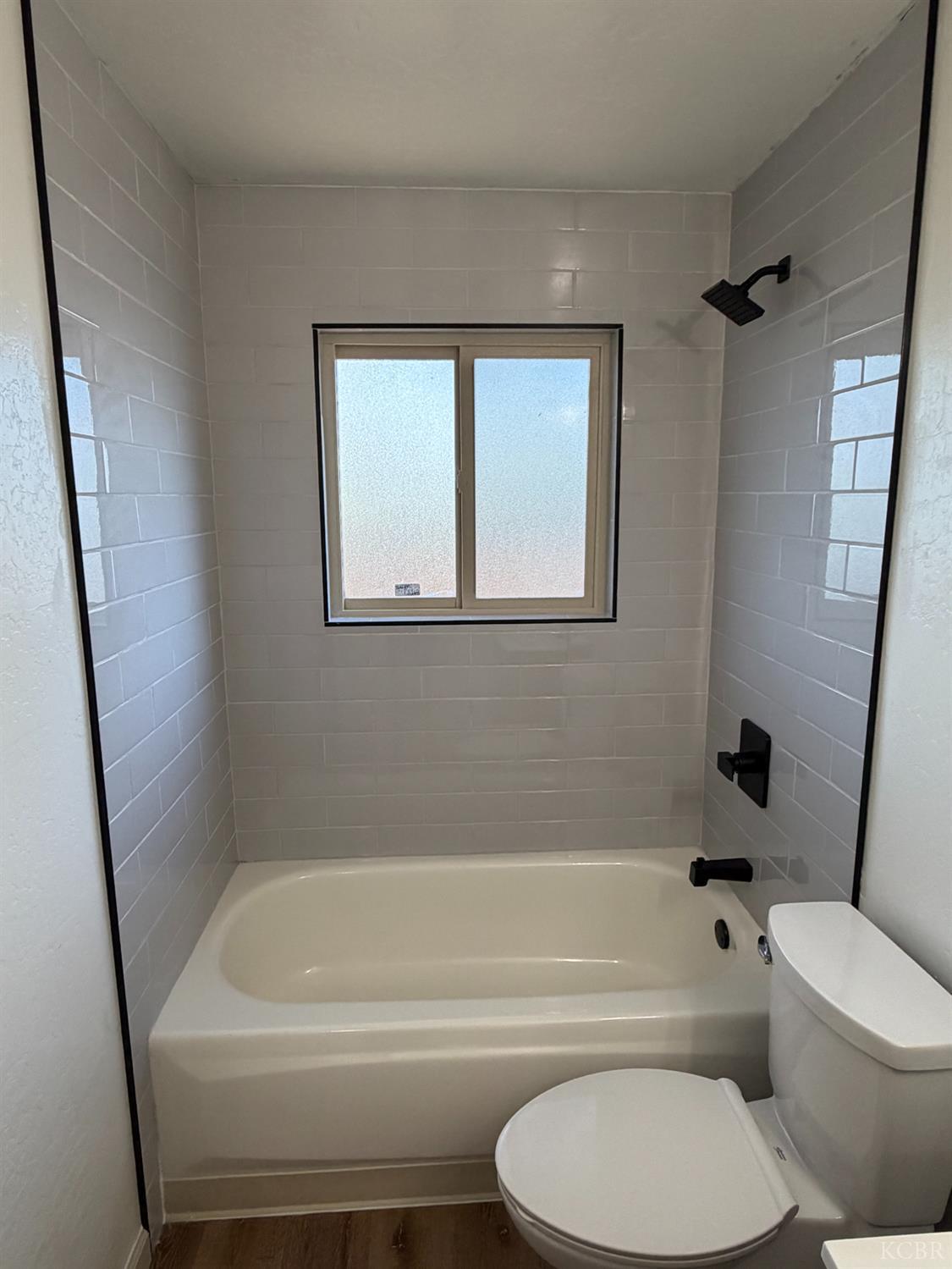 129 Vine St, Lemoore, CA 93245