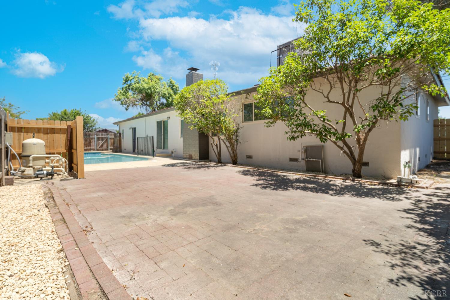 129 Vine St, Lemoore, CA 93245