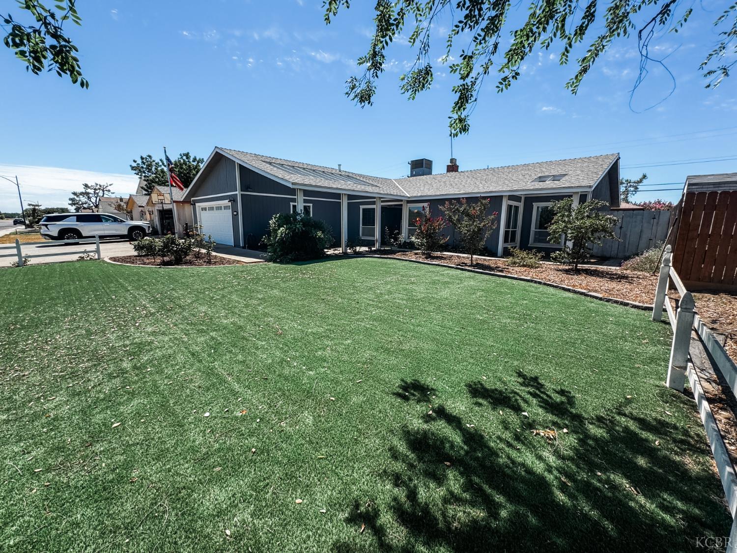 161 W Glendale Ave, Lemoore, CA 93245