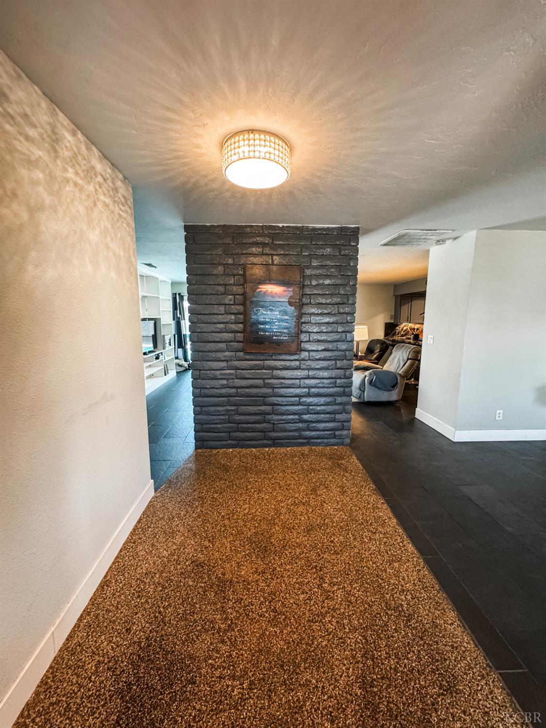 161 W Glendale Ave, Lemoore, CA 93245