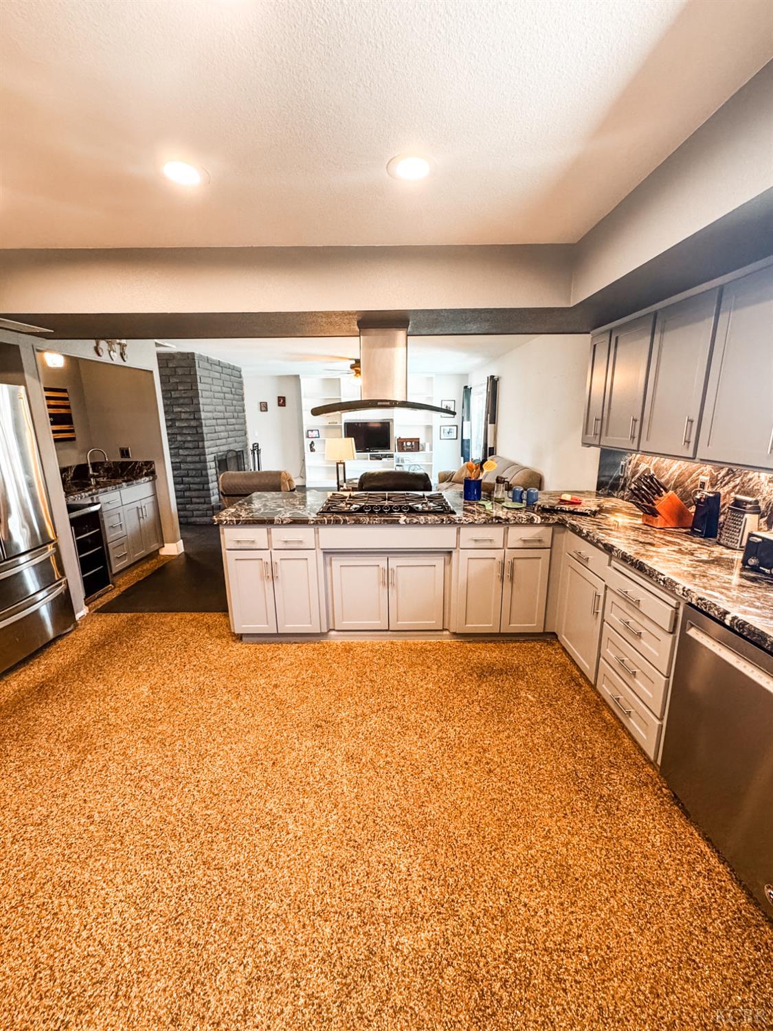 161 W Glendale Ave, Lemoore, CA 93245