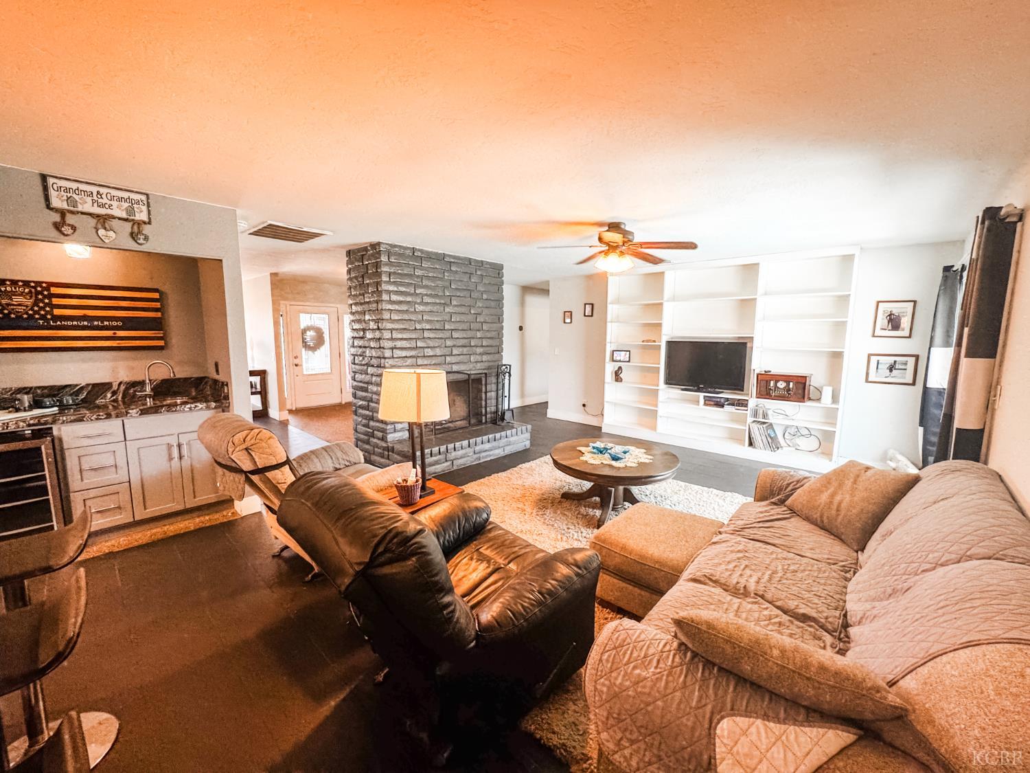 161 W Glendale Ave, Lemoore, CA 93245