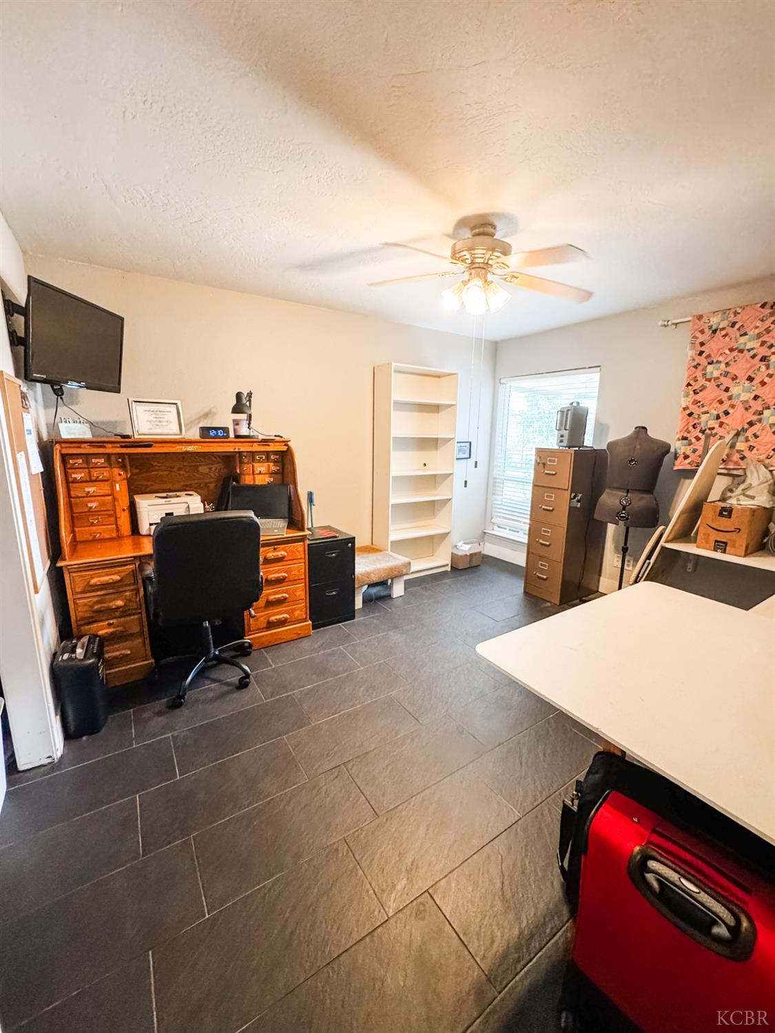 161 W Glendale Ave, Lemoore, CA 93245