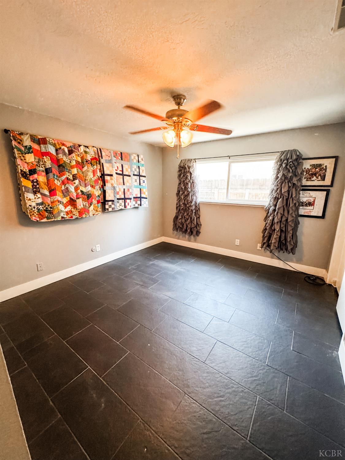 161 W Glendale Ave, Lemoore, CA 93245