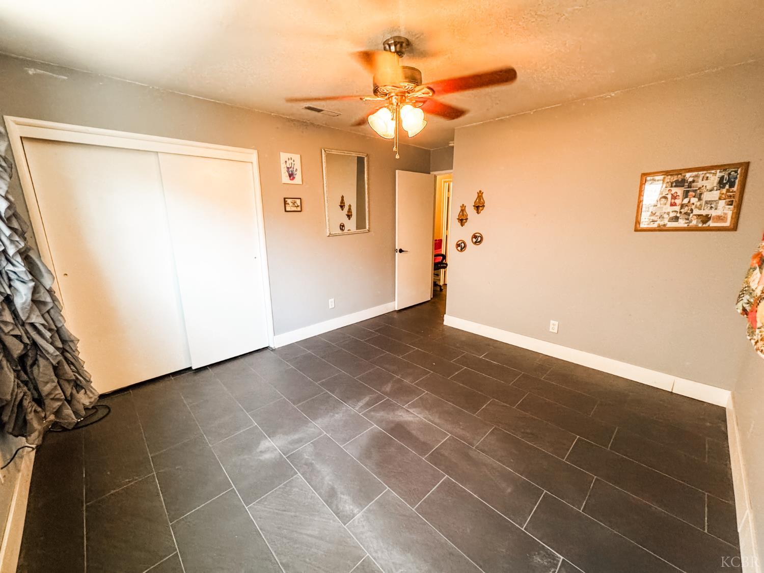 161 W Glendale Ave, Lemoore, CA 93245