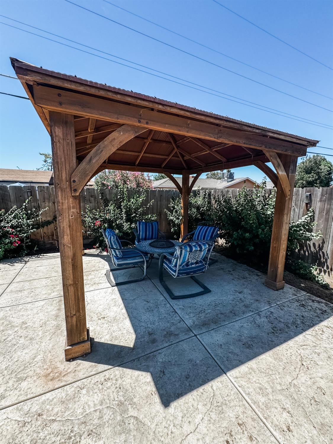 161 W Glendale Ave, Lemoore, CA 93245
