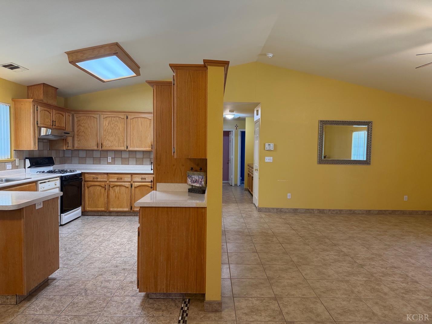 967 Mariposa Ave, Corcoran, CA 93212