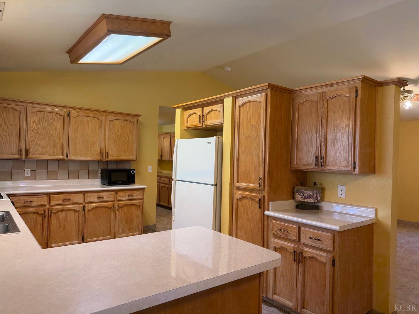 967 Mariposa Ave, Corcoran, CA 93212