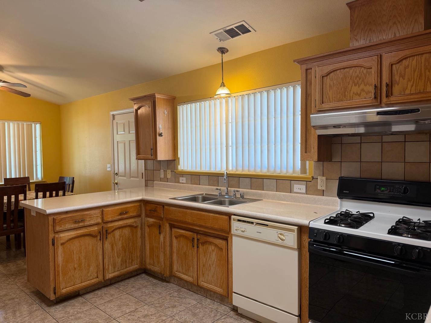 967 Mariposa Ave, Corcoran, CA 93212