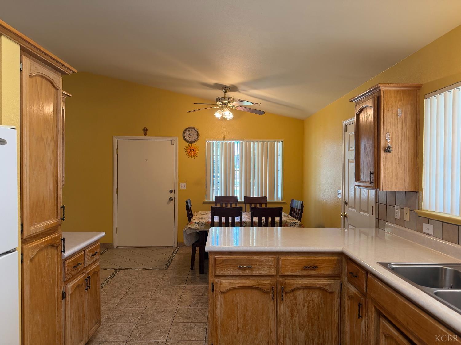 967 Mariposa Ave, Corcoran, CA 93212