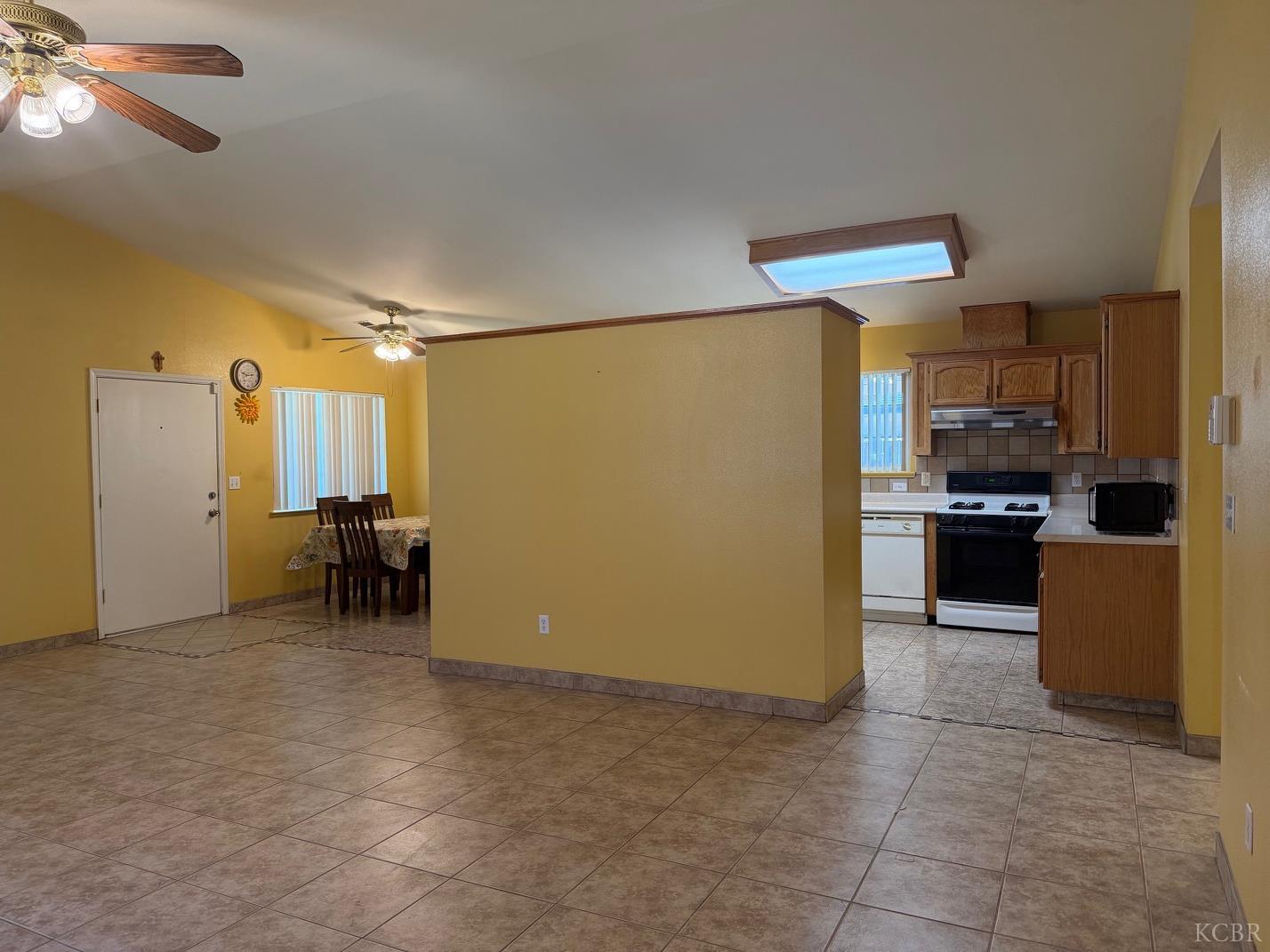 967 Mariposa Ave, Corcoran, CA 93212