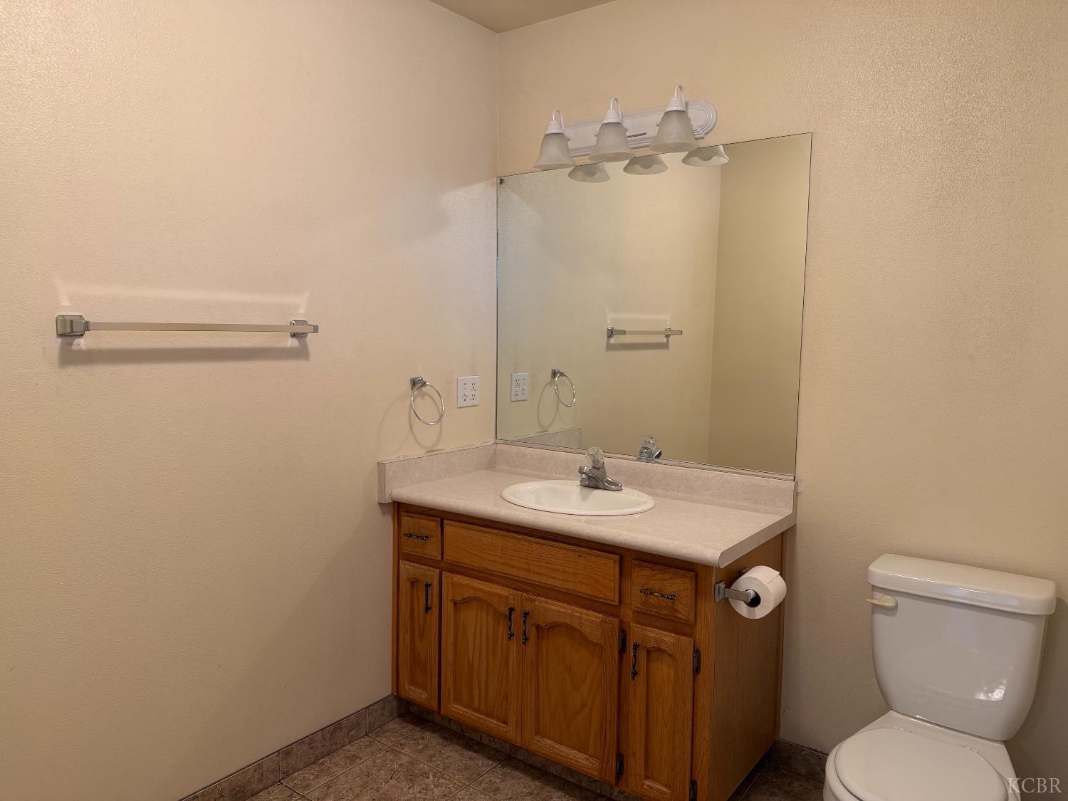 967 Mariposa Ave, Corcoran, CA 93212