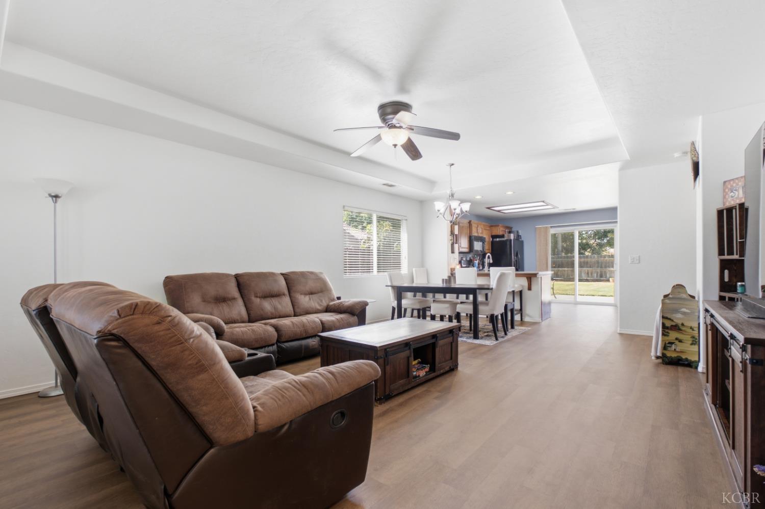 1386 W Chianti Way, Hanford, CA 93232