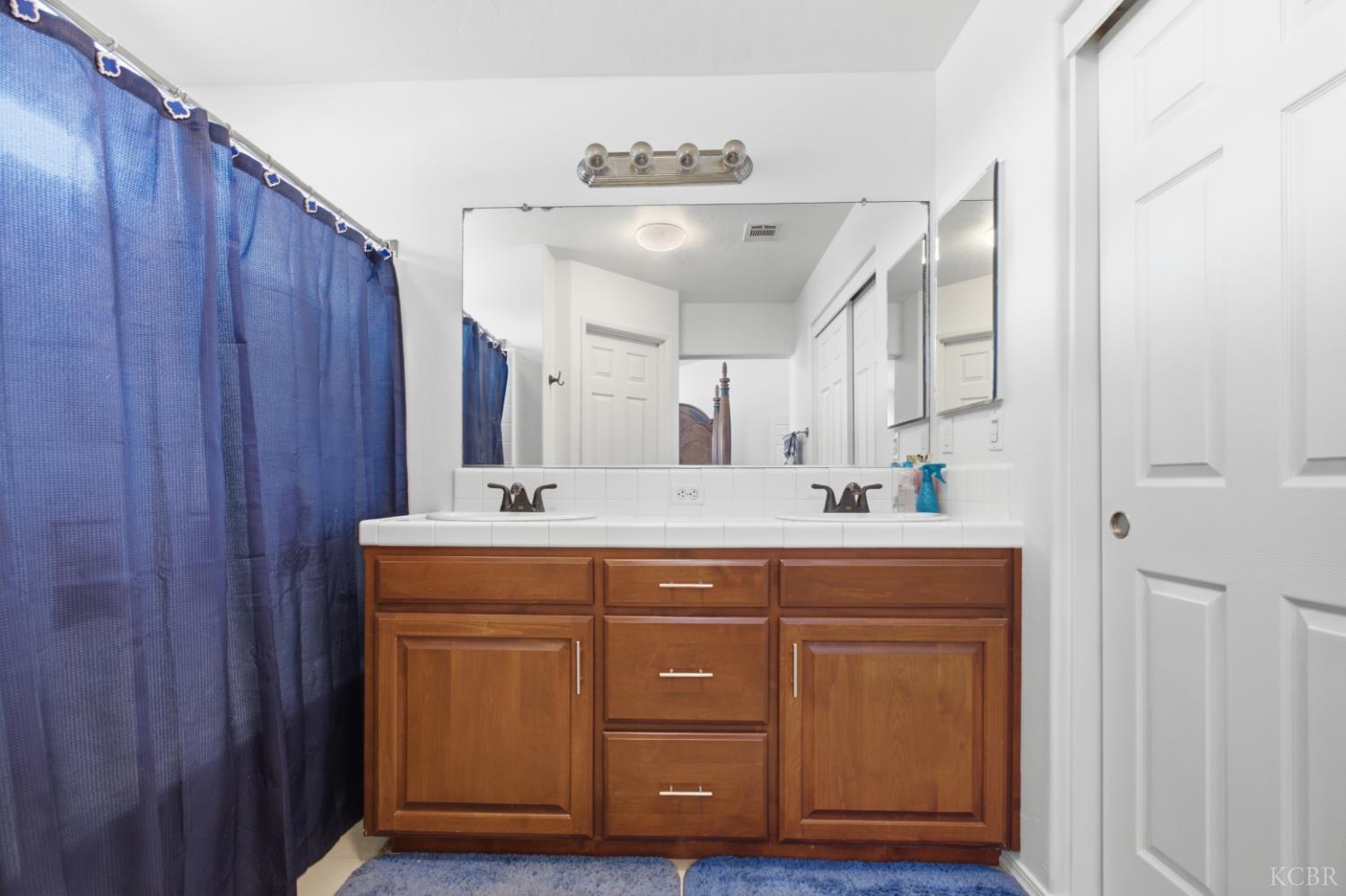 1386 W Chianti Way, Hanford, CA 93232
