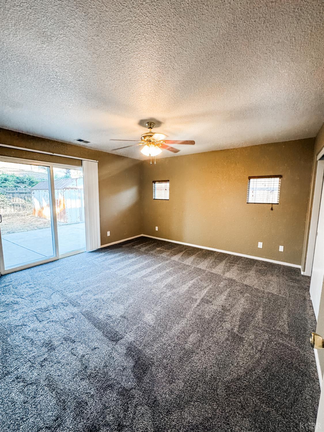 1187 E Donnybrook Pl, Hanford, CA 93230