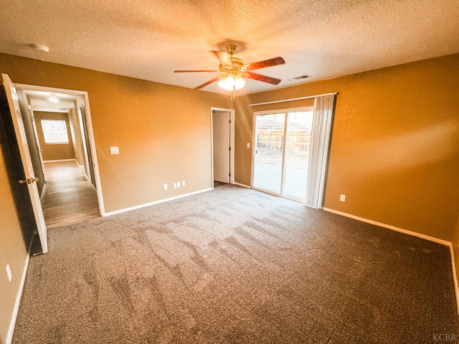1187 E Donnybrook Pl, Hanford, CA 93230