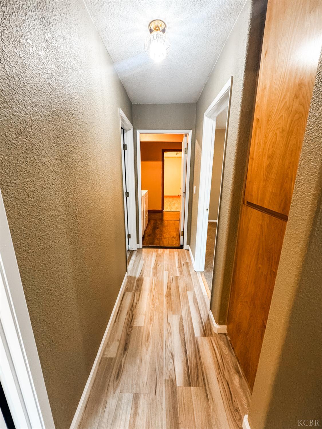1187 E Donnybrook Pl, Hanford, CA 93230