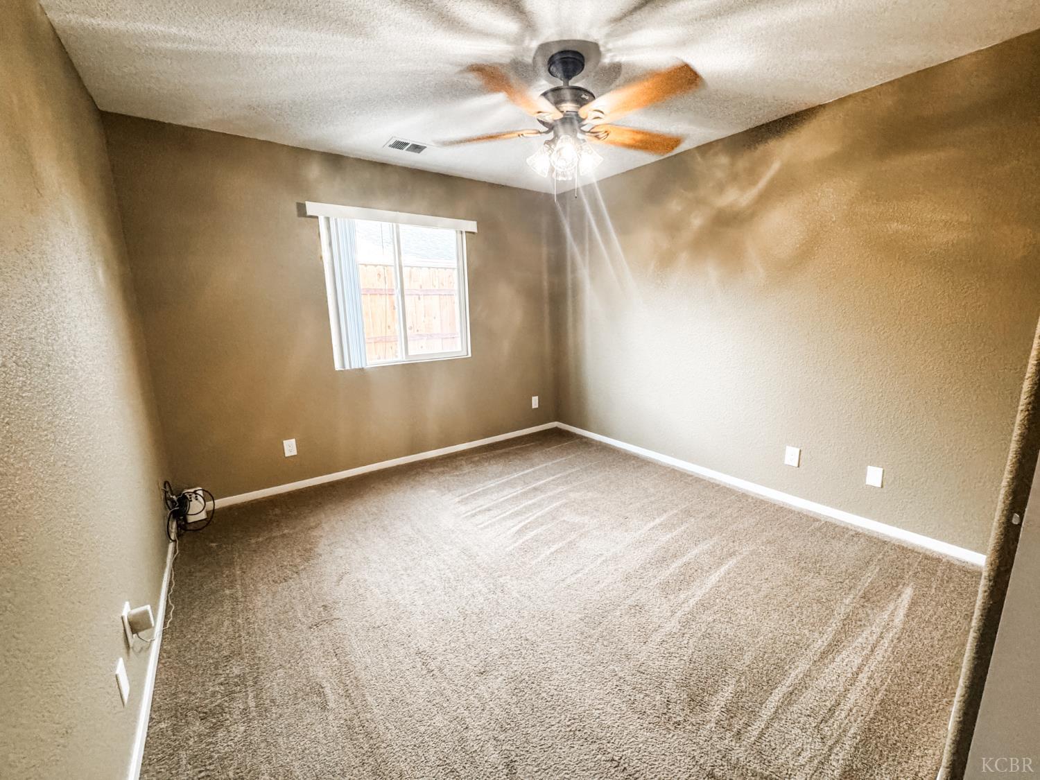 1187 E Donnybrook Pl, Hanford, CA 93230