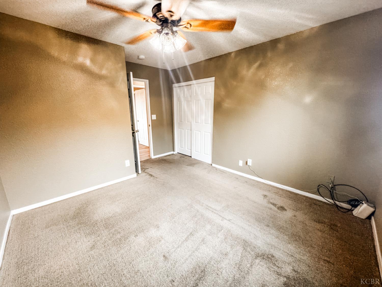 1187 E Donnybrook Pl, Hanford, CA 93230