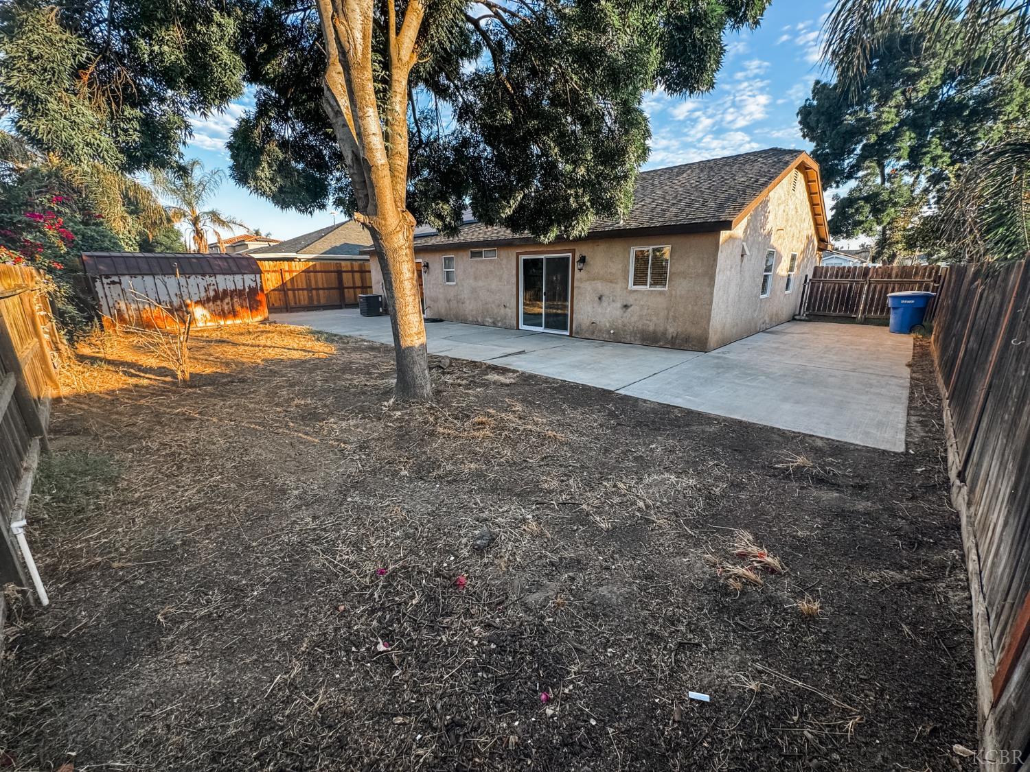 1187 E Donnybrook Pl, Hanford, CA 93230