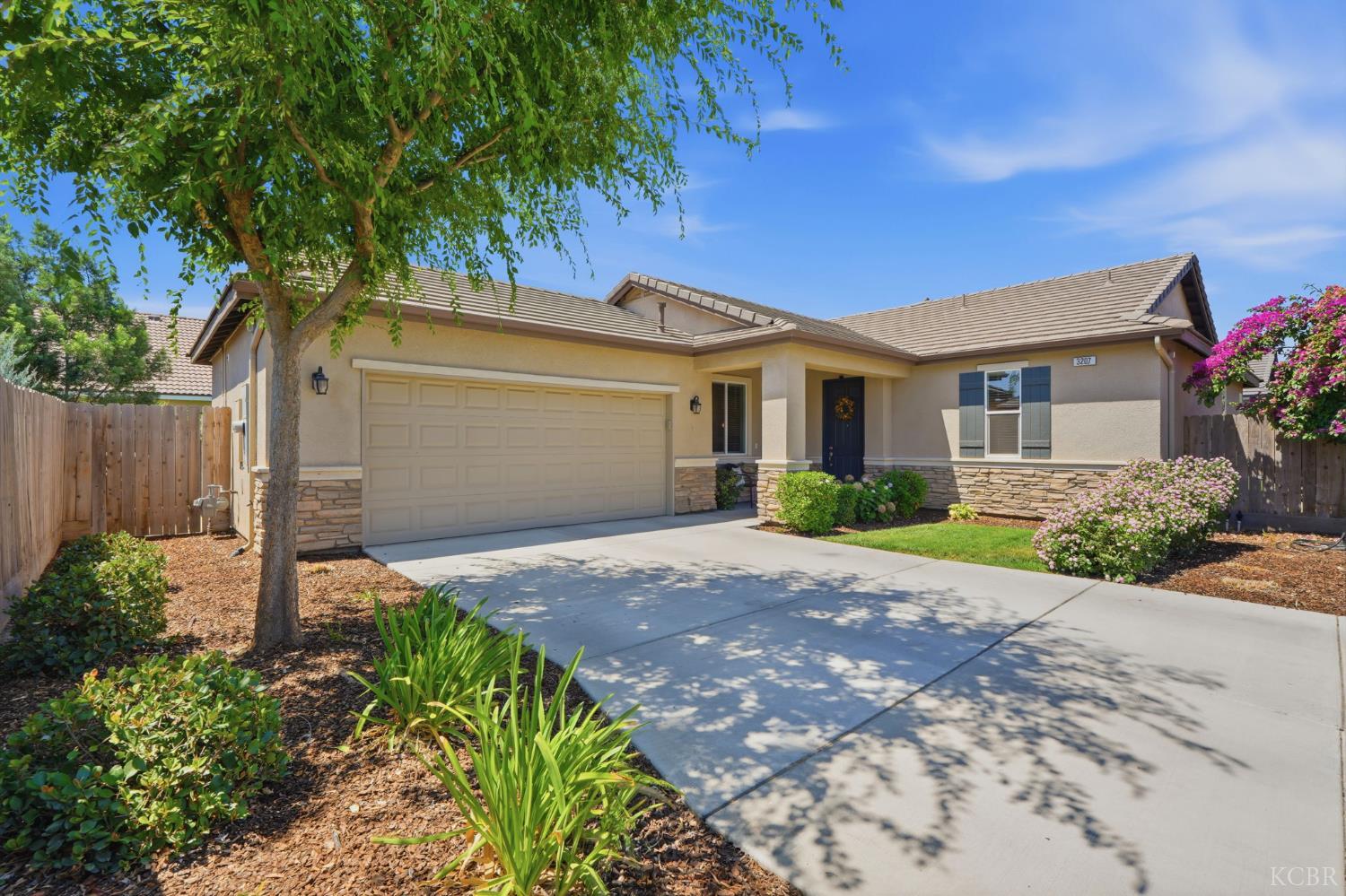 3207 N Kent St, Visalia, CA 93291