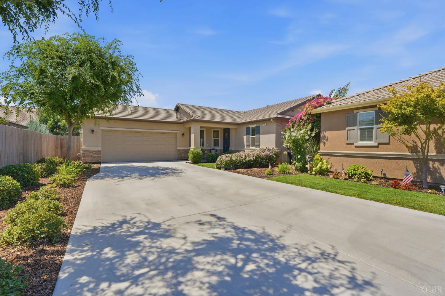 3207 N Kent St, Visalia, CA 93291