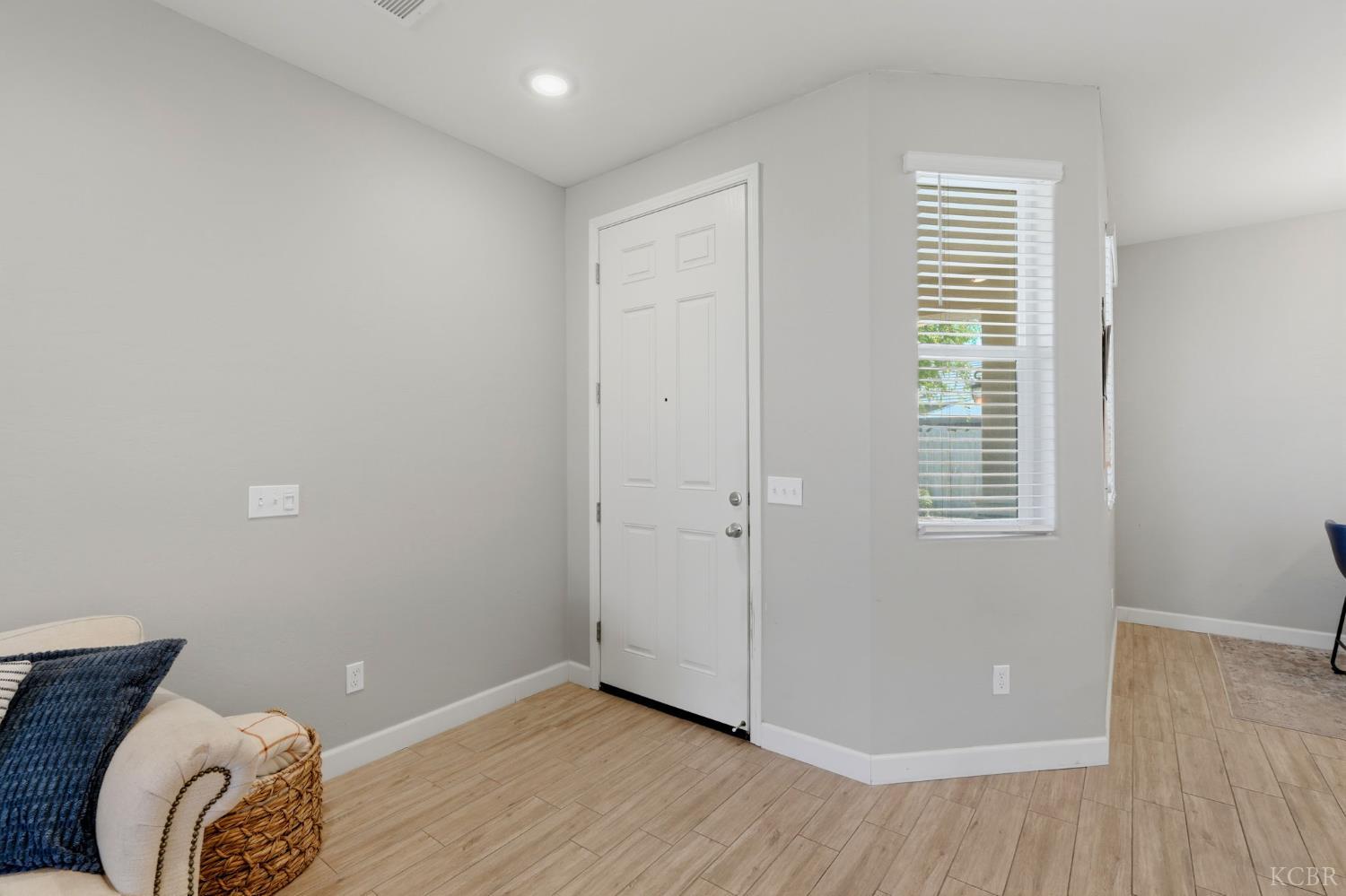 3207 N Kent St, Visalia, CA 93291