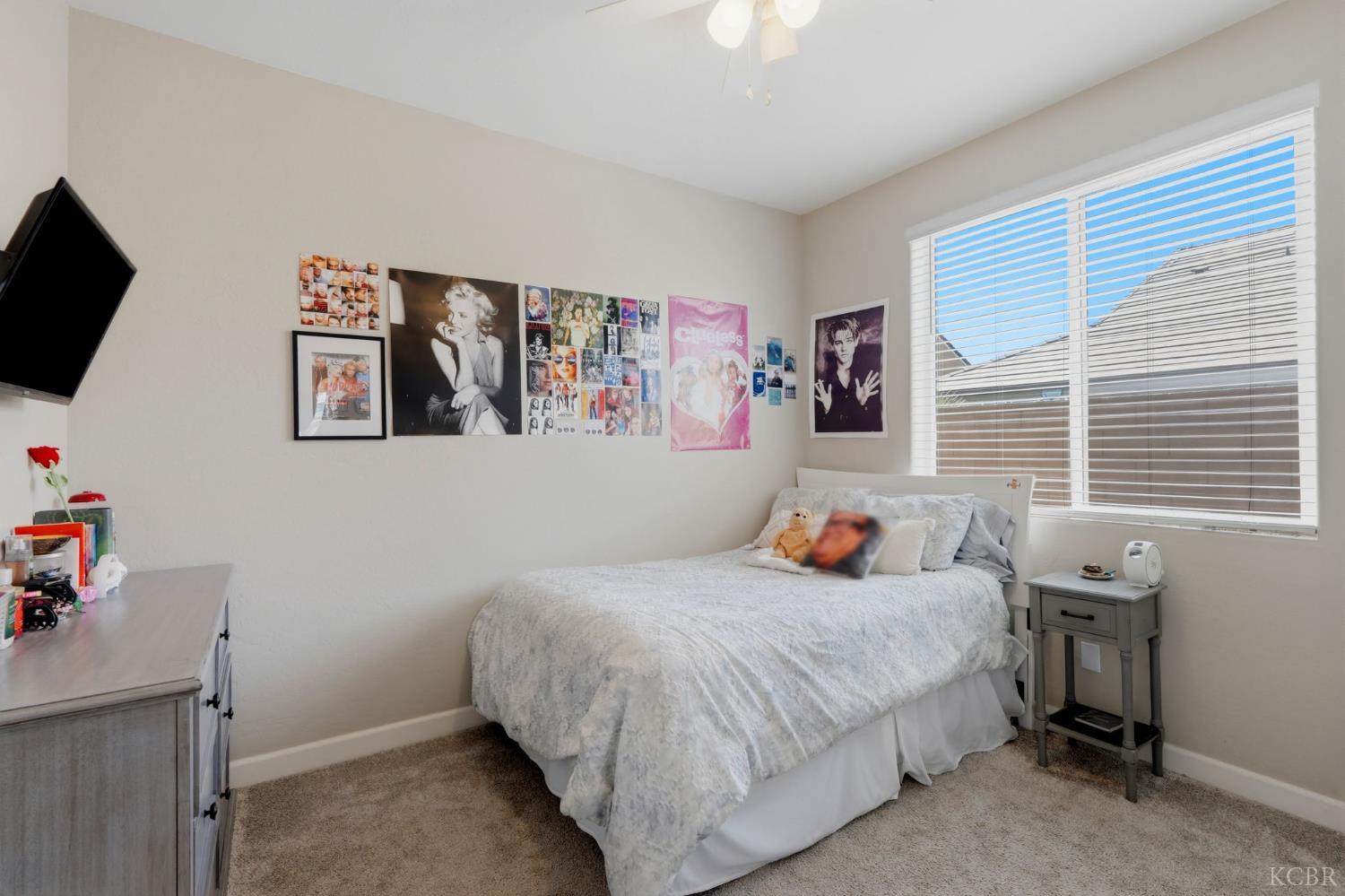 3207 N Kent St, Visalia, CA 93291