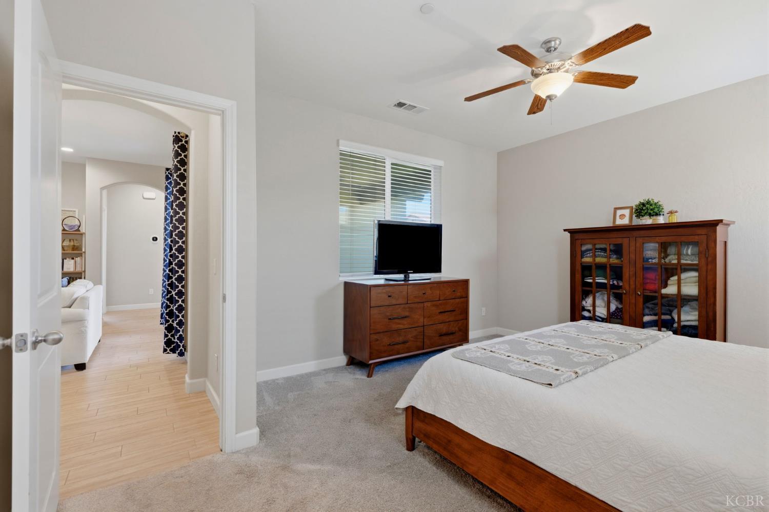 3207 N Kent St, Visalia, CA 93291