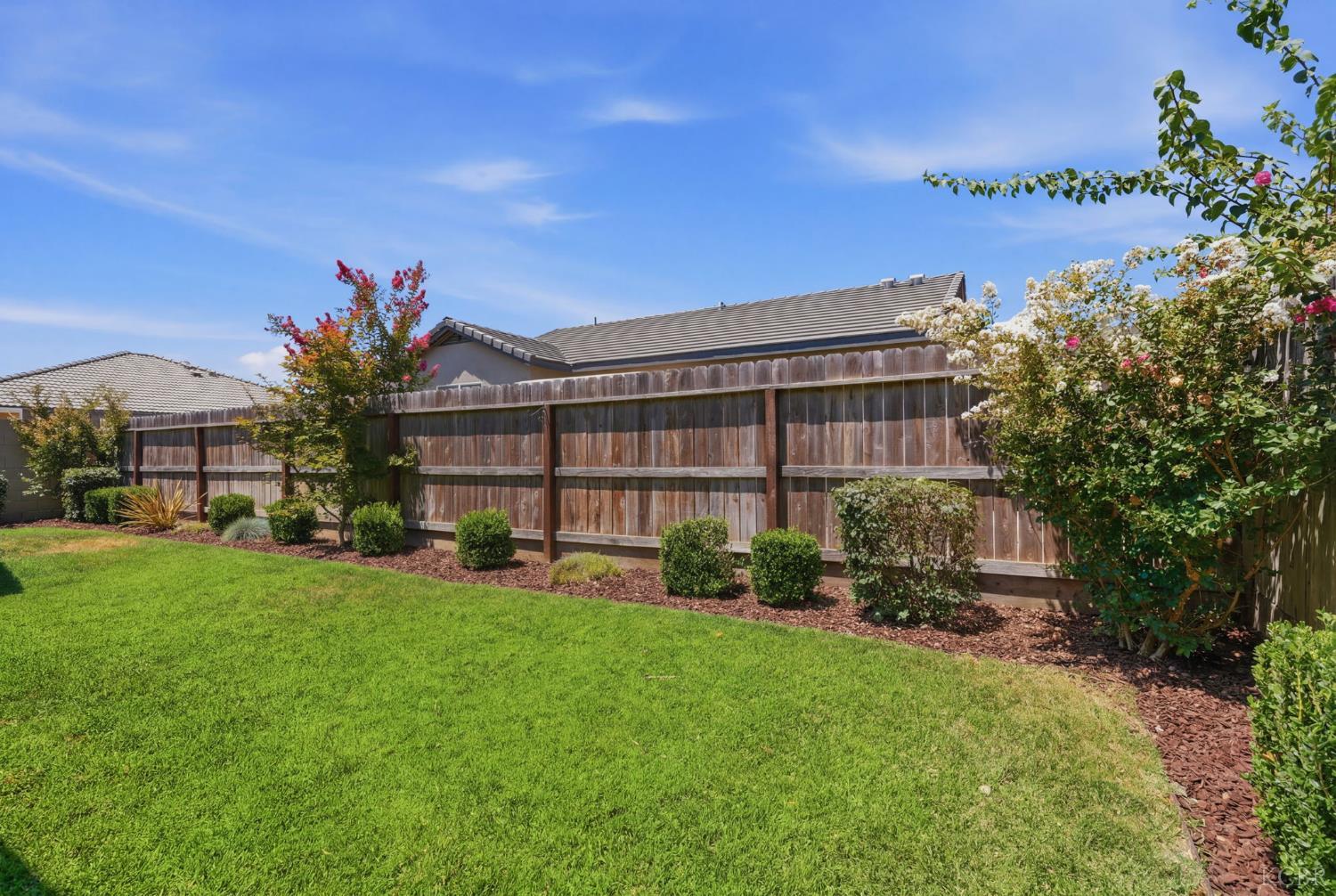 3207 N Kent St, Visalia, CA 93291