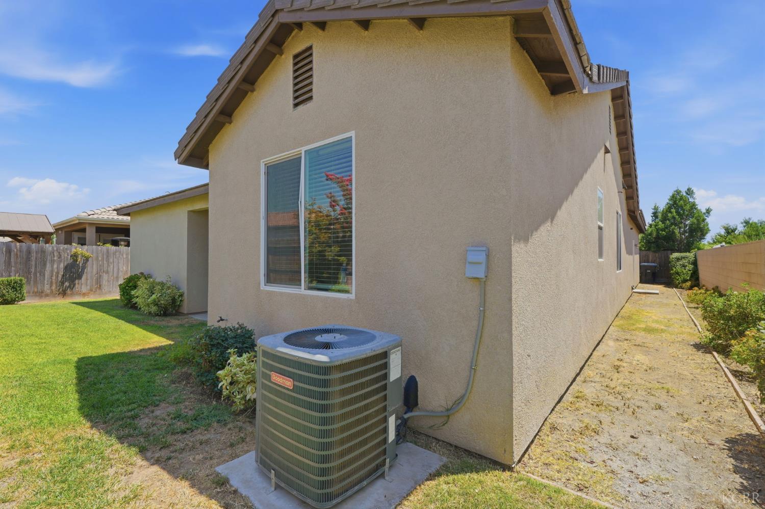 3207 N Kent St, Visalia, CA 93291