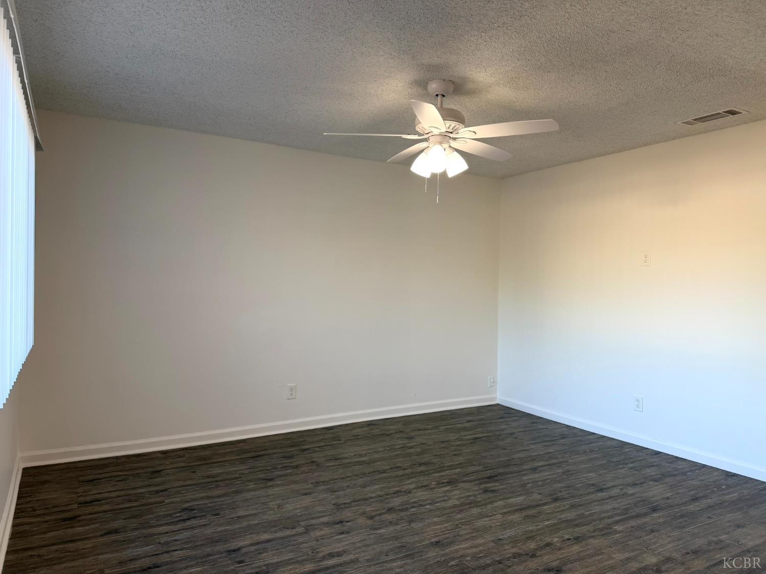 4689 N Feland Ave, Fresno, CA 93722