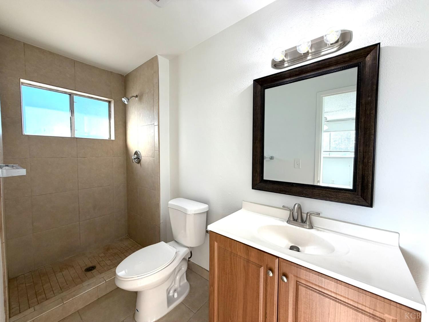 4689 N Feland Ave, Fresno, CA 93722