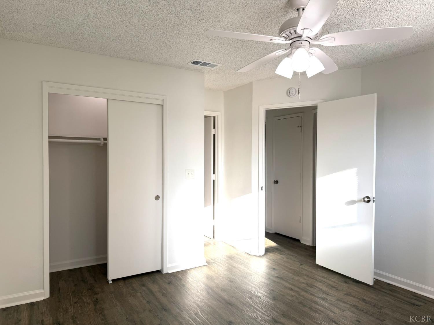 4689 N Feland Ave, Fresno, CA 93722