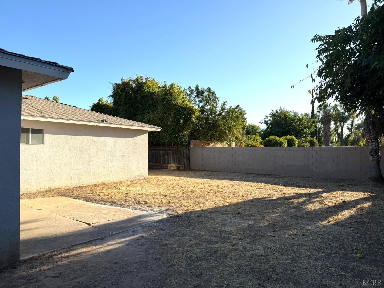 4689 N Feland Ave, Fresno, CA 93722