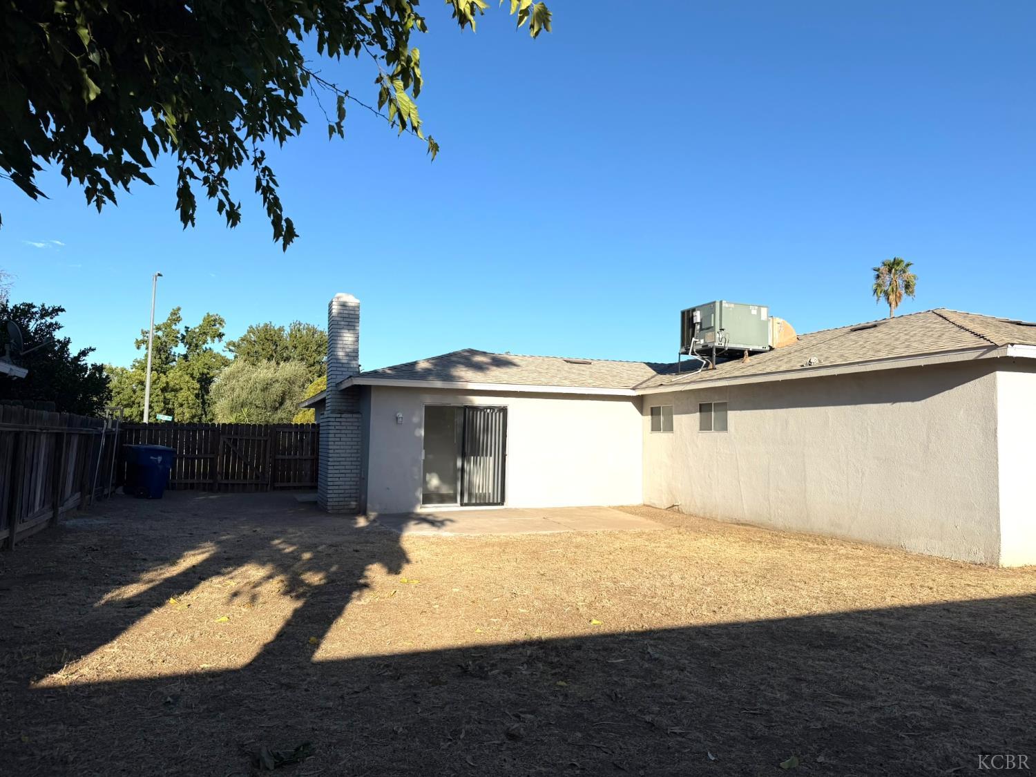 4689 N Feland Ave, Fresno, CA 93722