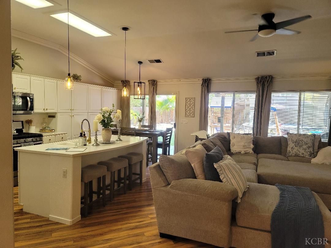 Open Photo