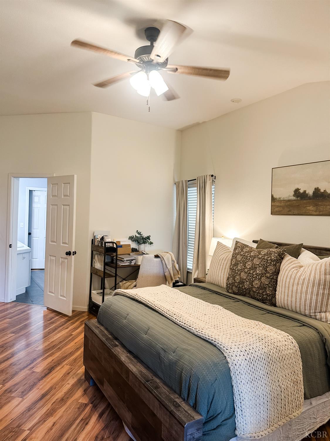 795 W Encore Dr, Hanford, CA 93230