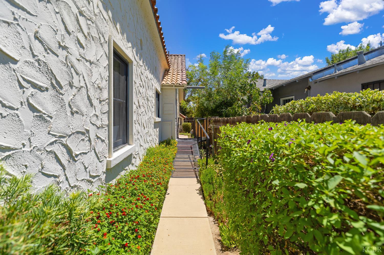 1420 N Irwin St, Hanford, CA 93230
