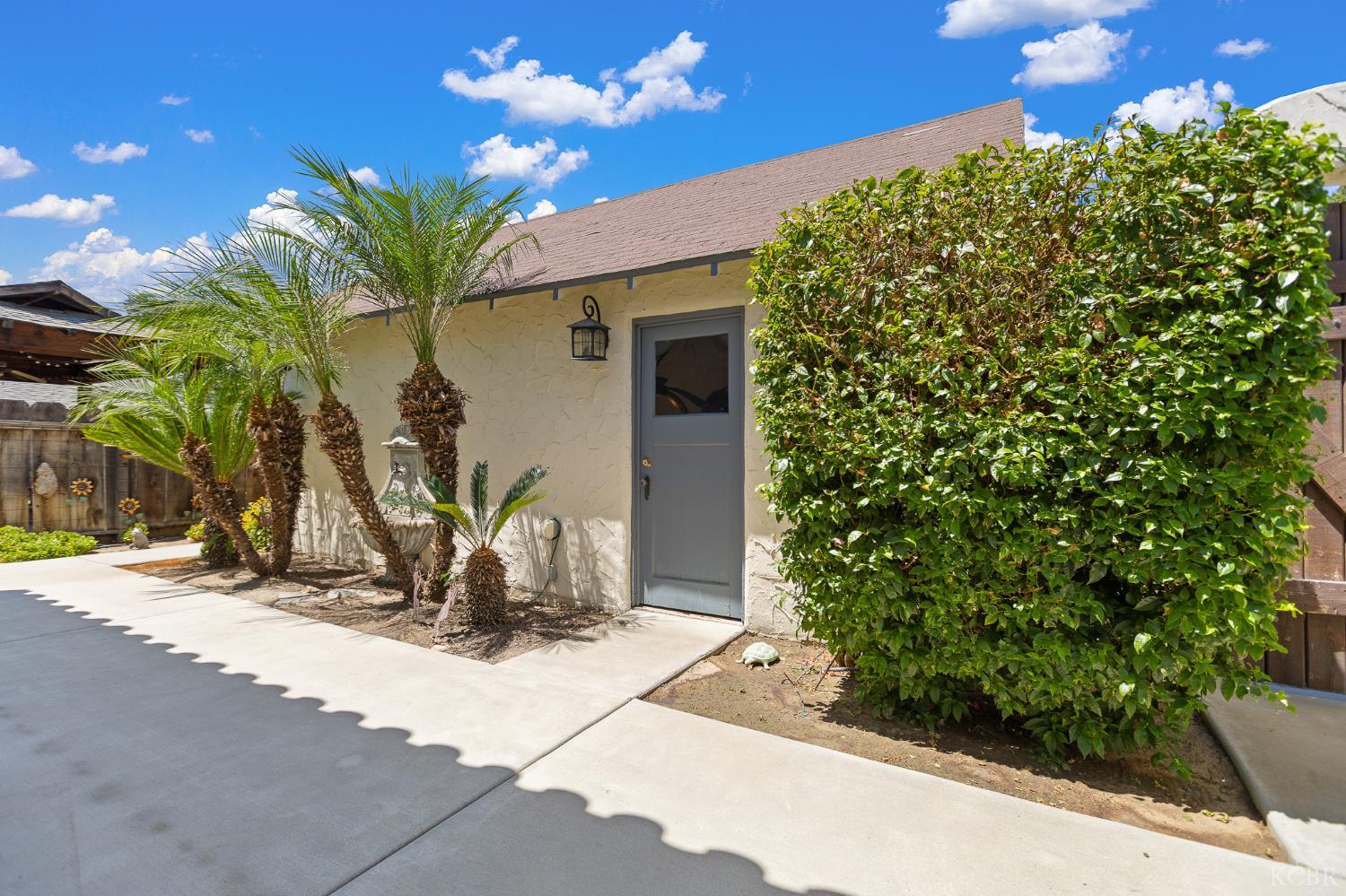 1420 N Irwin St, Hanford, CA 93230