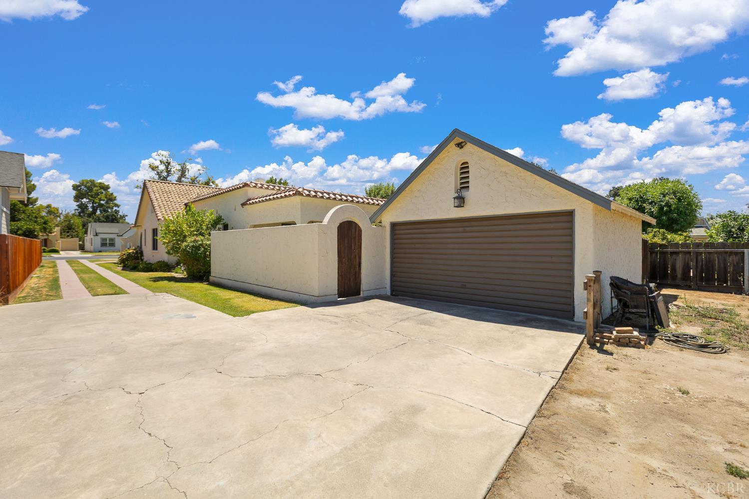 1420 N Irwin St, Hanford, CA 93230
