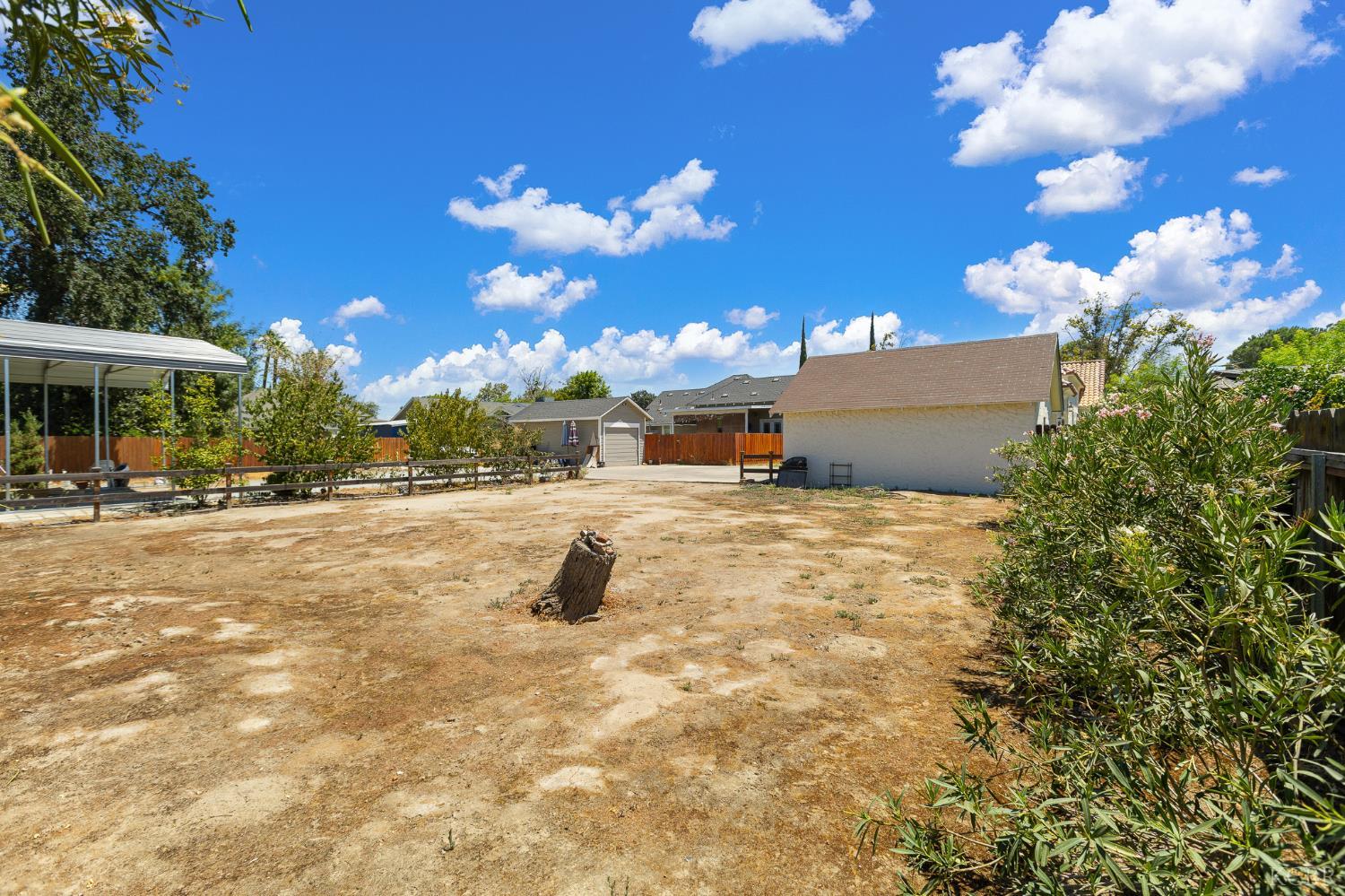 1420 N Irwin St, Hanford, CA 93230
