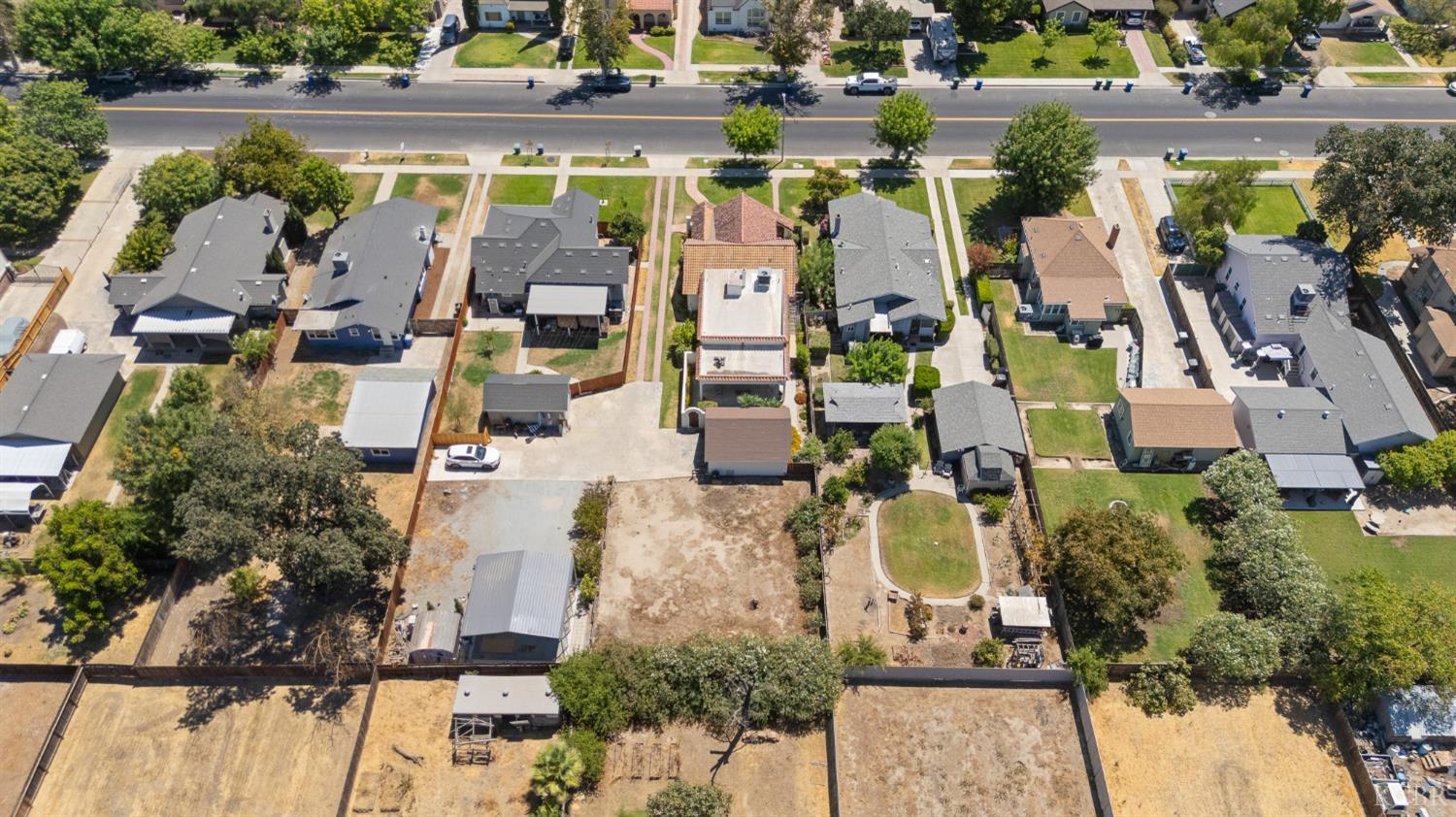 1420 N Irwin St, Hanford, CA 93230