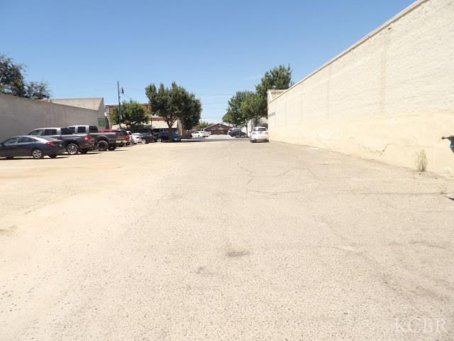 217 E D St, Lemoore, CA 93245