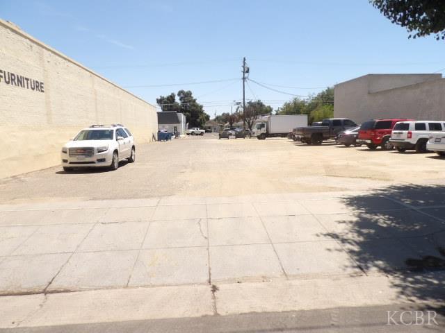 217 E D St, Lemoore, CA 93245