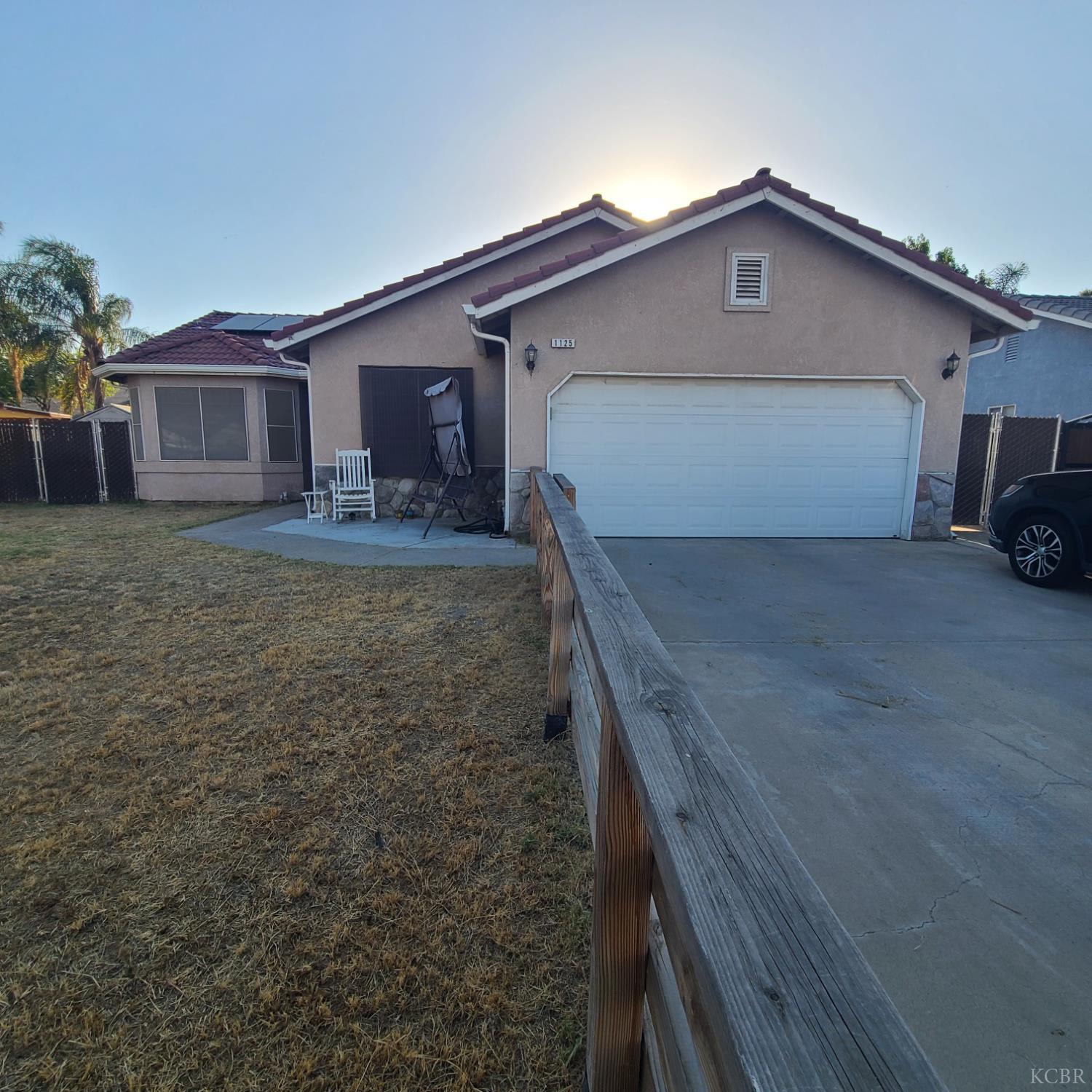1125 cinnamon Dr, Lemoore, CA 93245