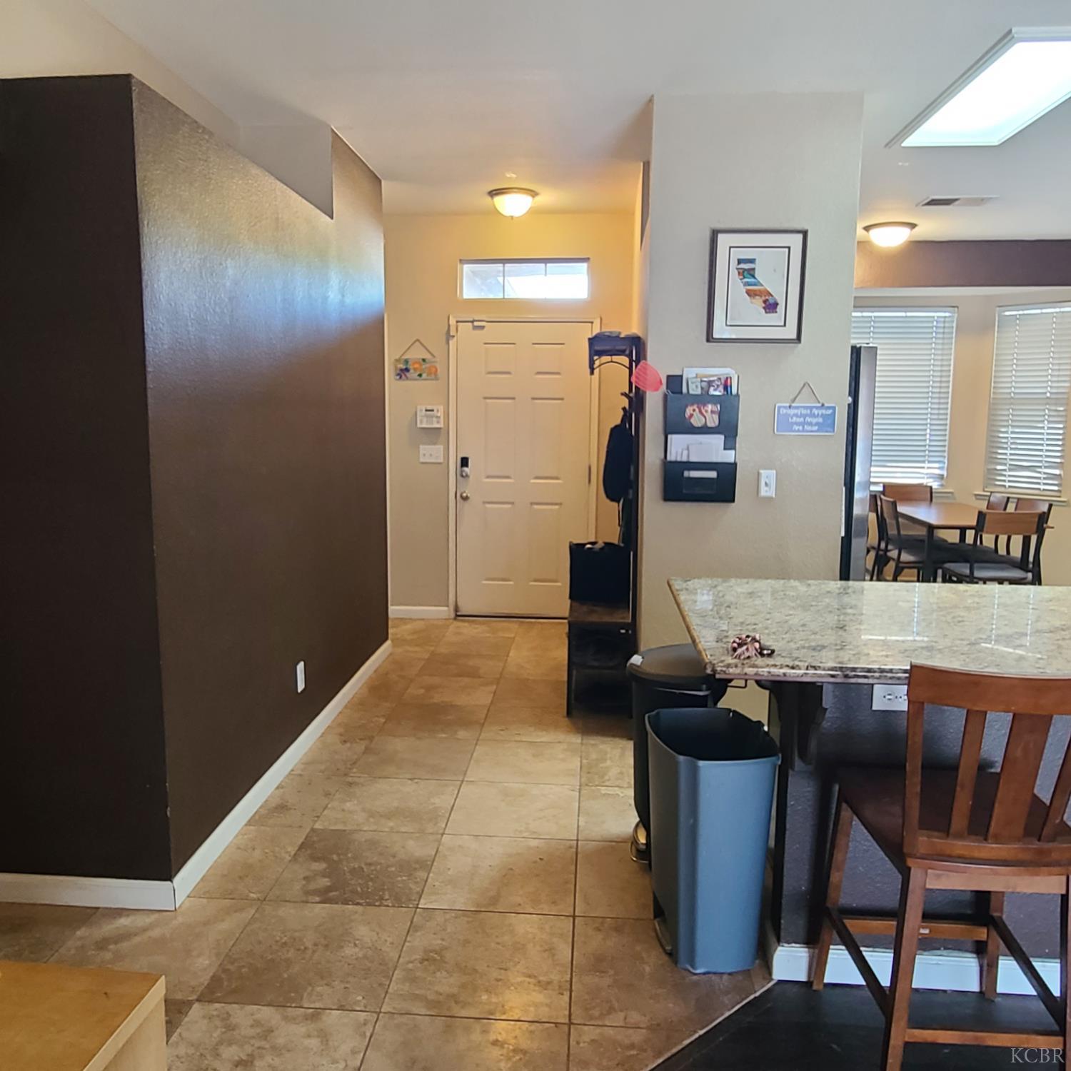 1125 cinnamon Dr, Lemoore, CA 93245