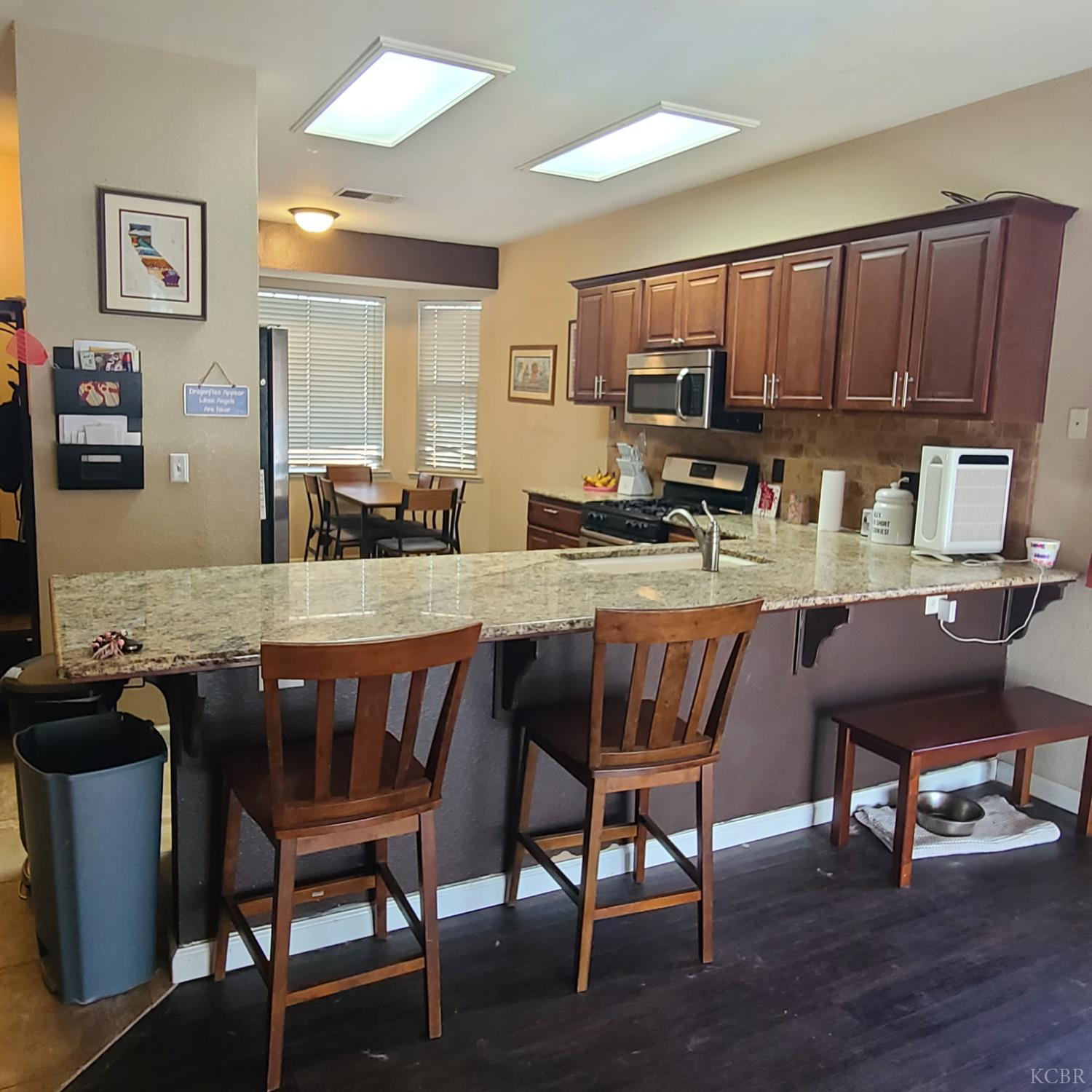 1125 cinnamon Dr, Lemoore, CA 93245