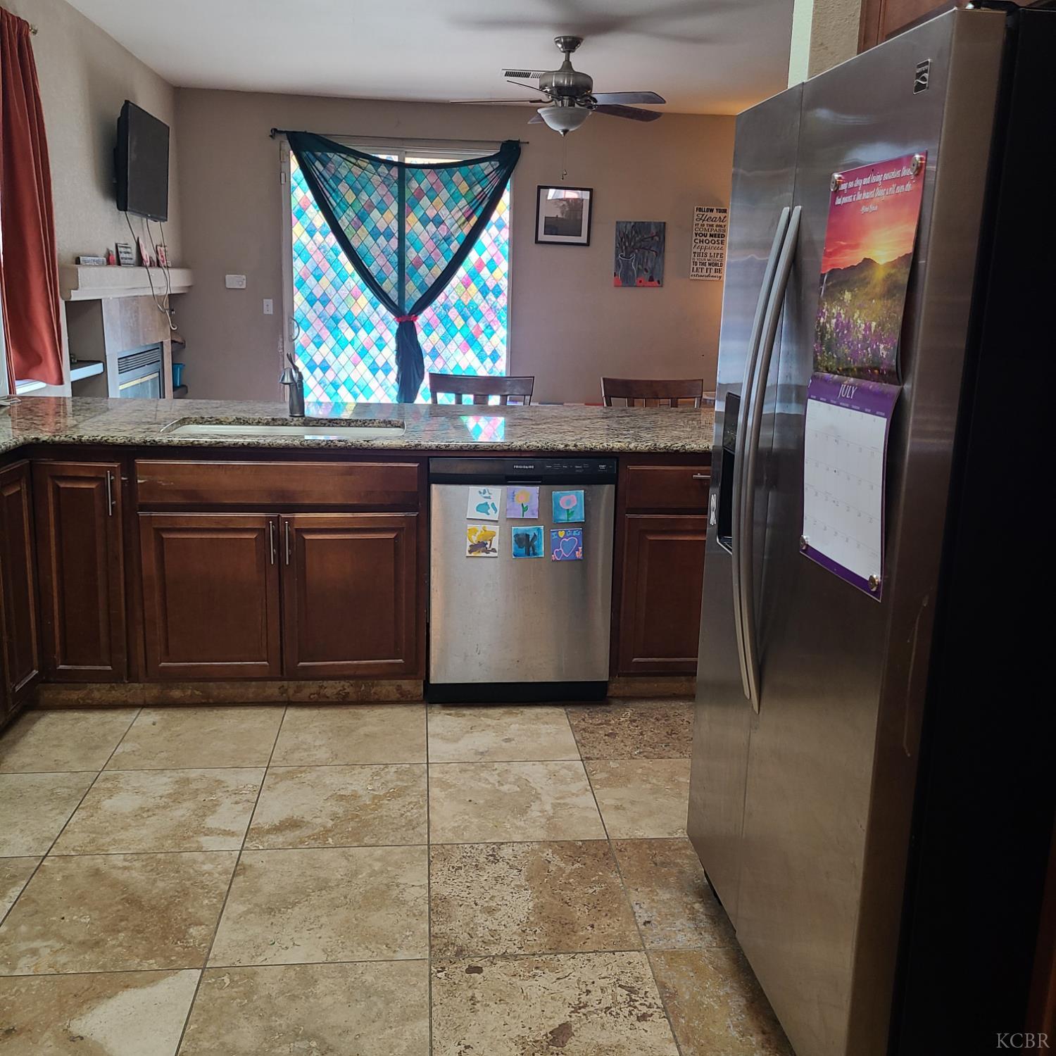1125 cinnamon Dr, Lemoore, CA 93245